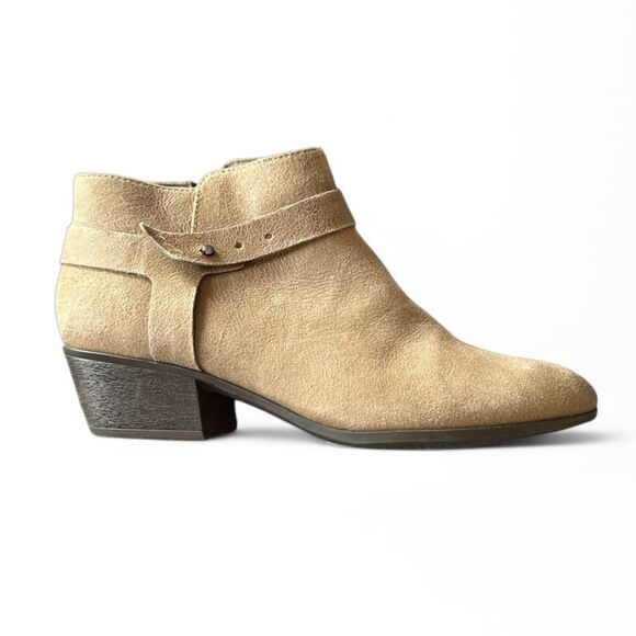 Clarks Taupe Ankle Strap Booties 8.5 Pointed Toe Side Zip Block Heel Boylan Dawn - Picture 1 of 9